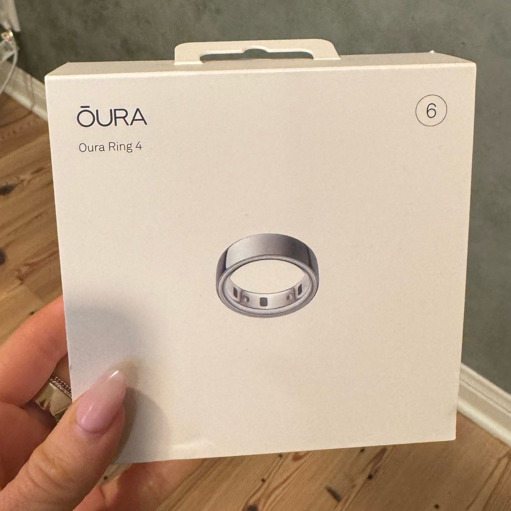 Brand new Oura ring 4 - silver - size 6